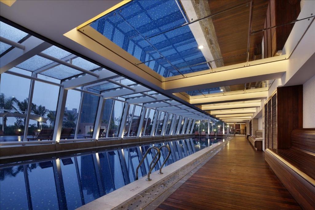 Sovereign Hotel Zhanjiang Εξωτερικό φωτογραφία