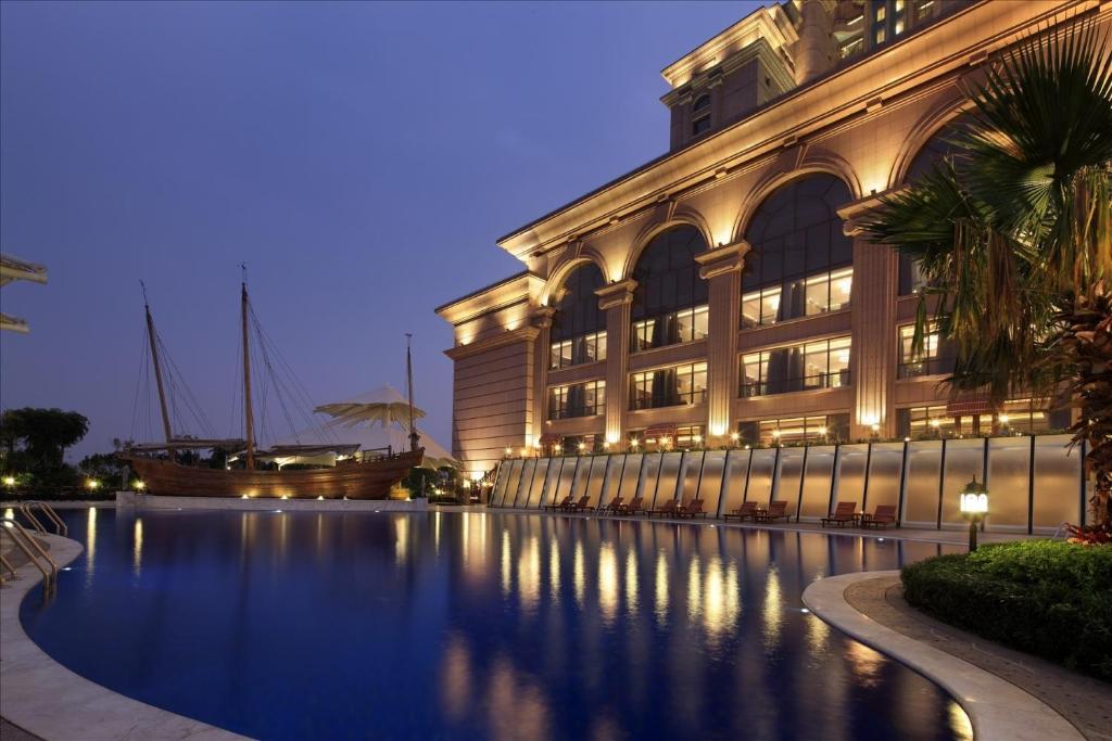 Sovereign Hotel Zhanjiang Εξωτερικό φωτογραφία
