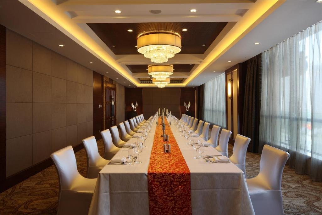 Sovereign Hotel Zhanjiang Εξωτερικό φωτογραφία